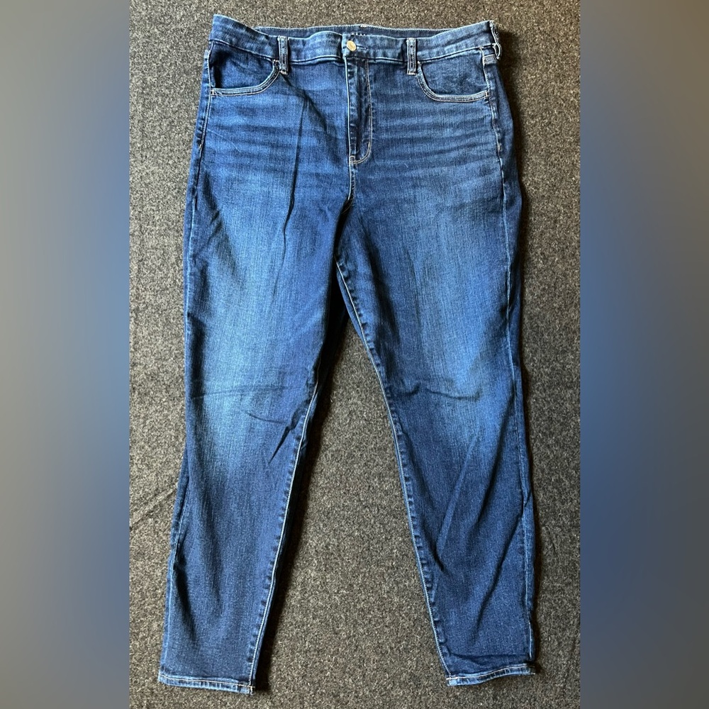 American Eagle Next Level Curvy Super High Waisted Jegging 18 Regular